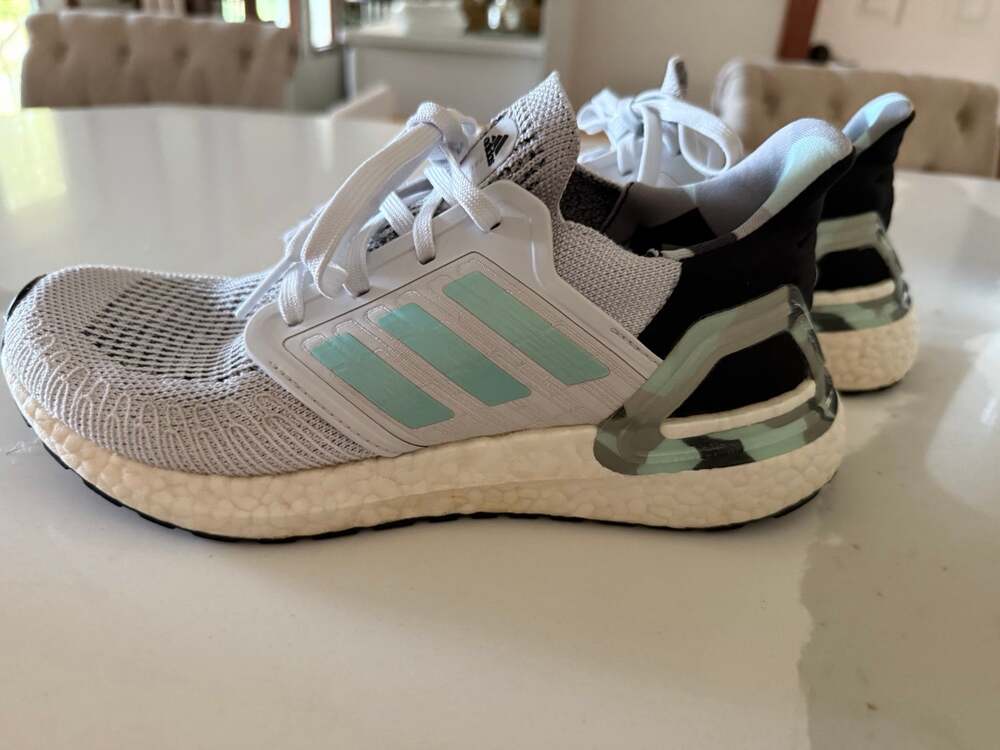 Adidas Ultraboost 20 Parley
Men's Size 7 Gray Mint
Running Athletic Sneakers